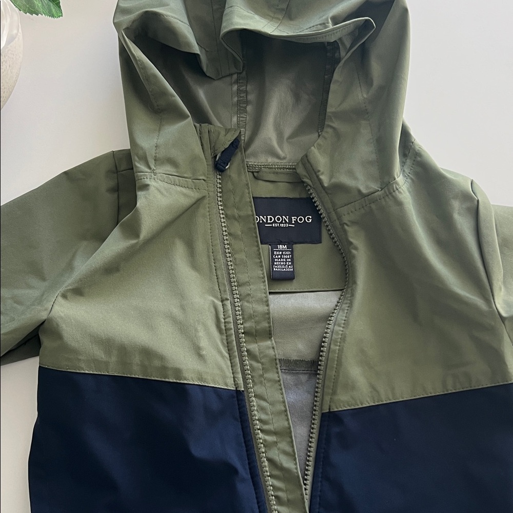 London Fog Little Boys' Lightweight Rain Jacket, size 18M